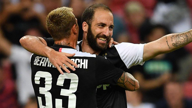 گل اول یوونتوس به تاتنهام (هیگواین)