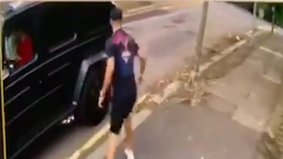 دفاع کولاسیناچ از اوزیل در برابر سارق مسلح