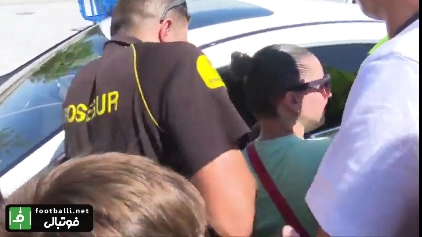 هجوم هواداران رئال مادرید برای امضا گرفتن از جیمز رودریگز