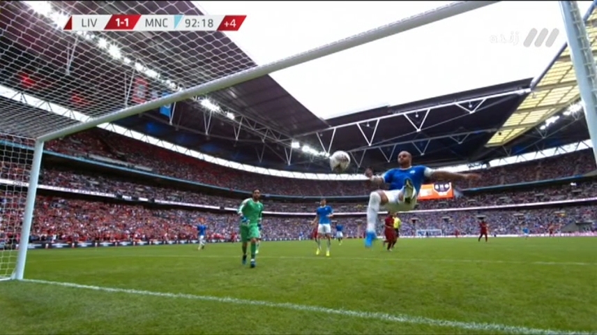 نجات استثنایی دروازه منچستر سیتی مقابل لیورپول در دقیقه 92 توسط واکر