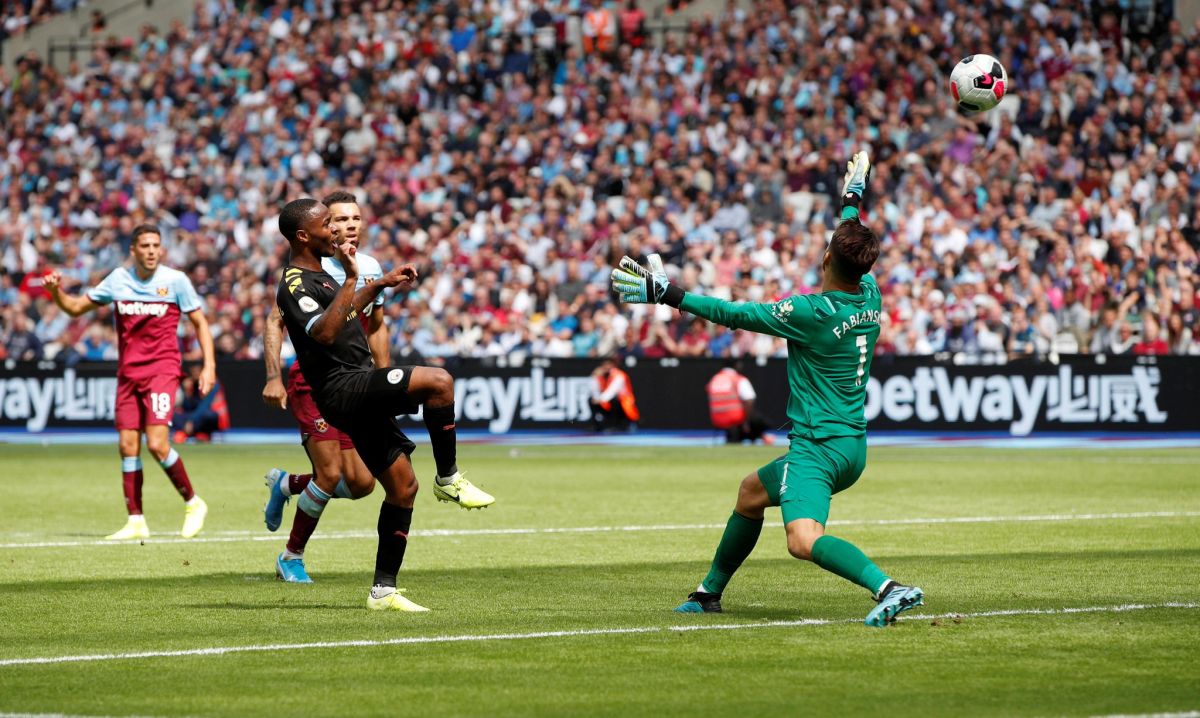 گل سوم منچستر سیتی به وستهام (دبل استرلینگ)