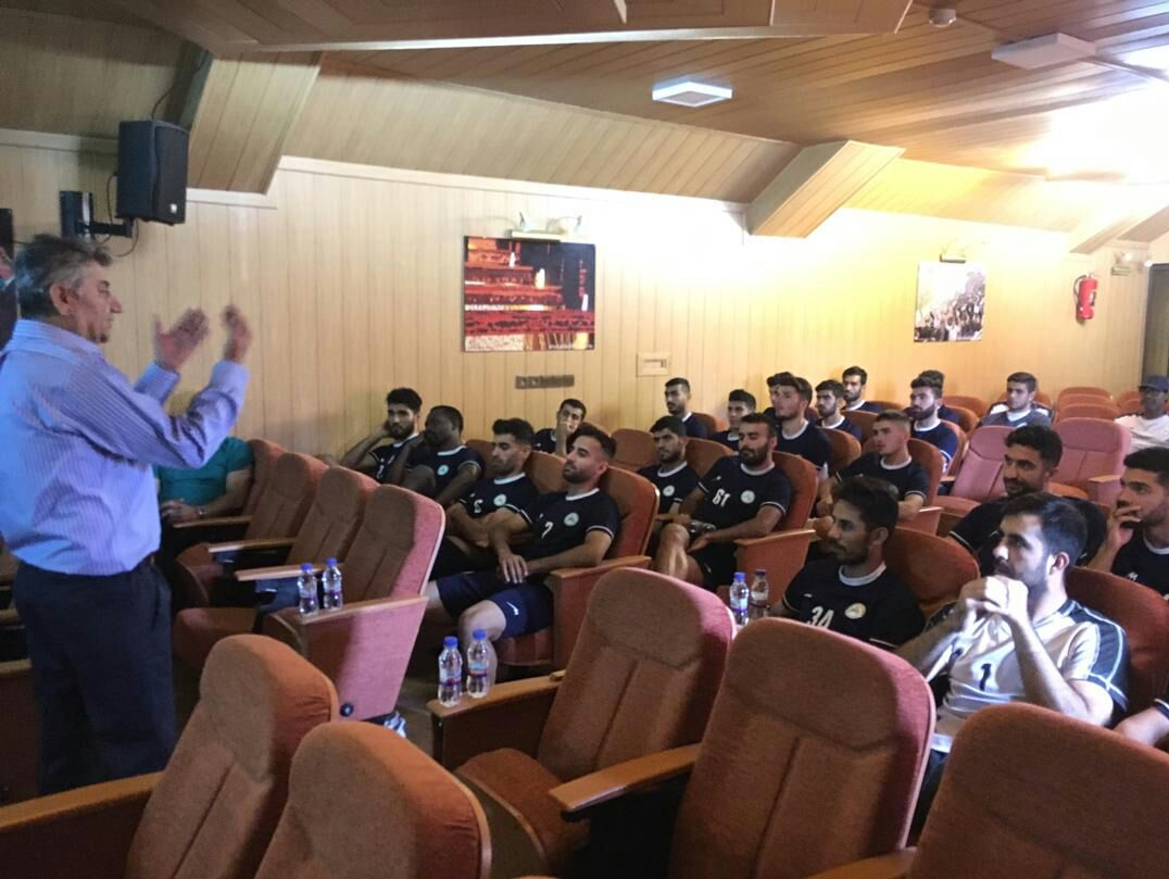 کلاس آموزشی داوری برای بازیکنان ذوبآهن