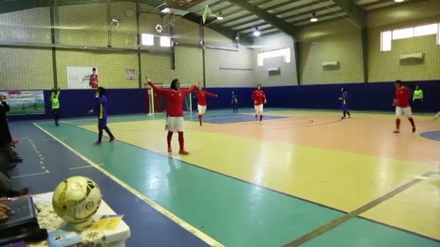 گل استثنایی نسترن مقیمی در لیگ فوتسال بانوان