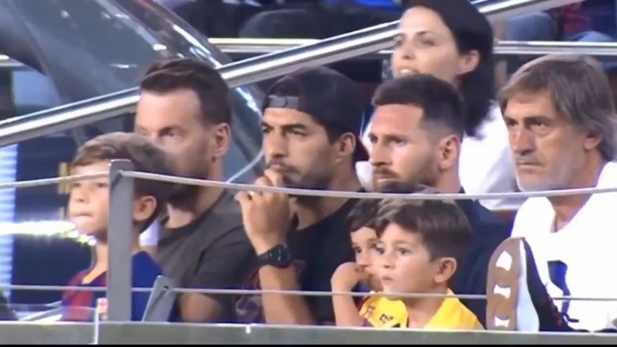 خوشحالی فرزند مسی از موقعیت از دست دادن بارسلونا و واکنش جالب مسی و سوارز