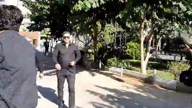 اختصاصی/ حضور علی دایی در مراسم تشییع پیکر مهدی شادمانی