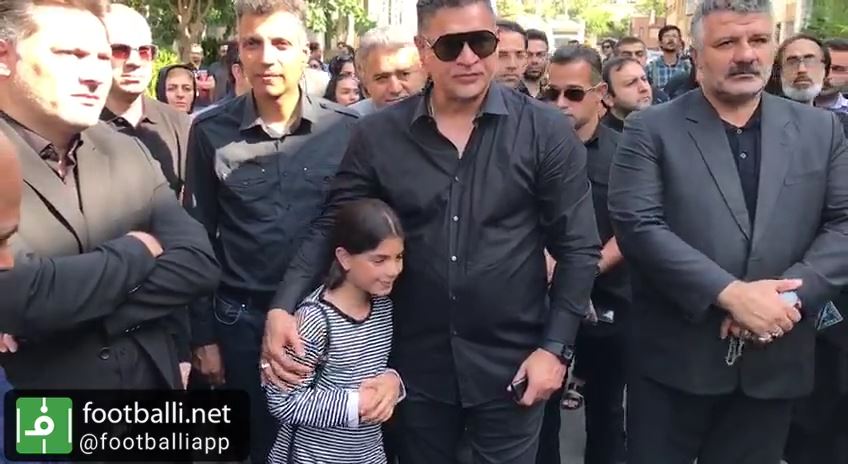 اختصاصی/ دلداری علی دایی و عادل فردوسی پور به دختر مرحوم شادمانی