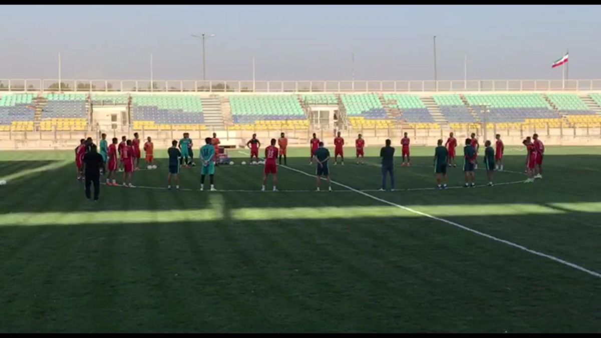 1دقیقه سکوت در ابتدای تمرین امروز پرسپولیس به احترام درگذشت سحر خدایاری