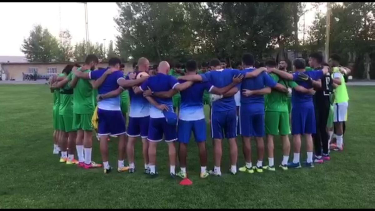 یک دقیقه سکوت در تمرین امروز استقلال به خاطر درگذشت سحر خدایاری