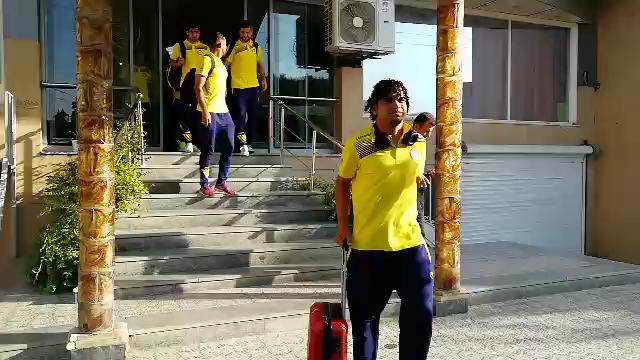 بازیکنان پارس جنوبی برای بازی با گل گهر راهی ورزشگاه امام علی شدند