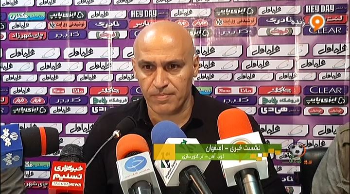 کنفرانس خبری منصوریان پس از تساوی ذوب آهن مقابل تراکتور