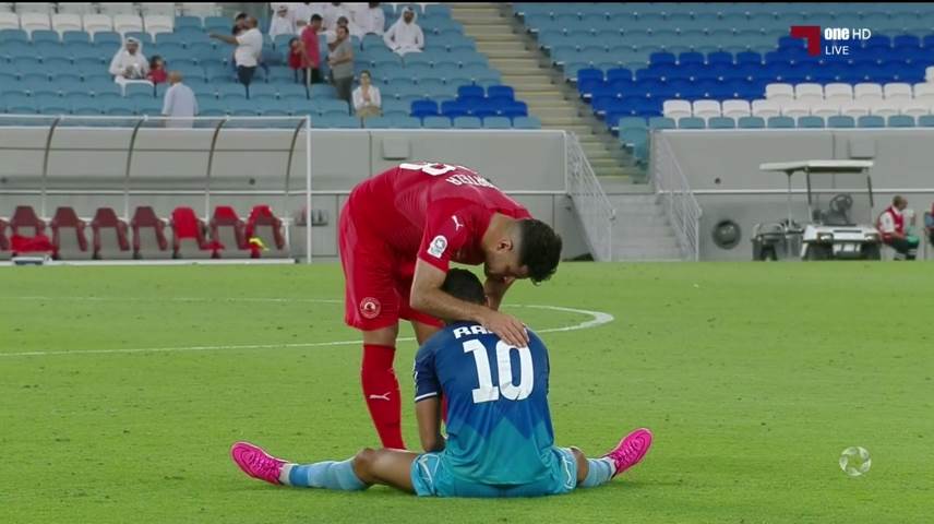 دلداری پورعلی گنجی به رامین رضاییان پس از برتری العربی مقابل الشحانیه