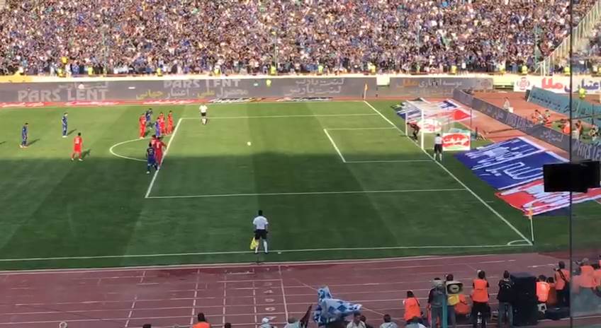 اختصاصی/ پنالتی از دست رفته علی کریمی مقابل پرسپولیس