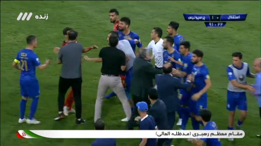 درگیری شدید بازیکنان استقلال و پرسپولیس در دقایق پایانی
