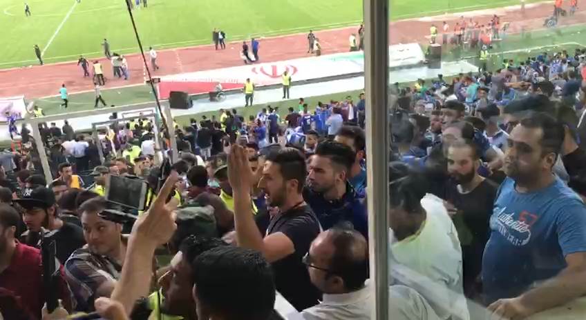 اختصاصی/  شعار حیا کن رها کن هواداران استقلال برای فتحی