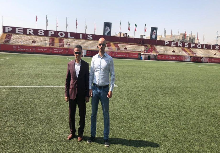 بازدید مدیر آکادمی فوتبال رئال بتیس از مجموعه درفشیفر