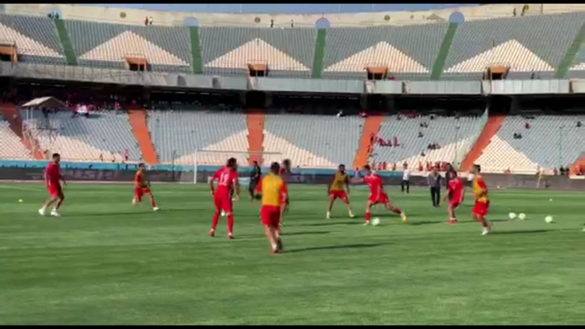 اختصاصی/ گرم کردن بازیکنان پرسپولیس و سپاهان پیش از شروع بازی