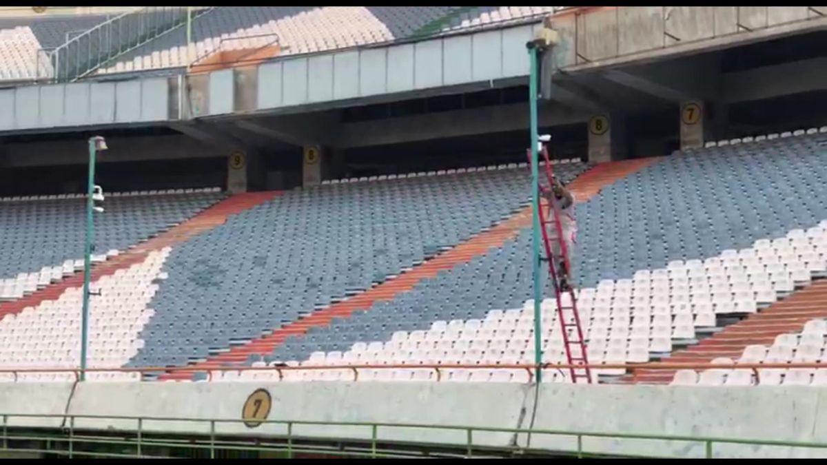 اختصاصی/ نصب دوربین های مدار بسته در قسمت جایگاه بانوان ورزشگاه آزادی