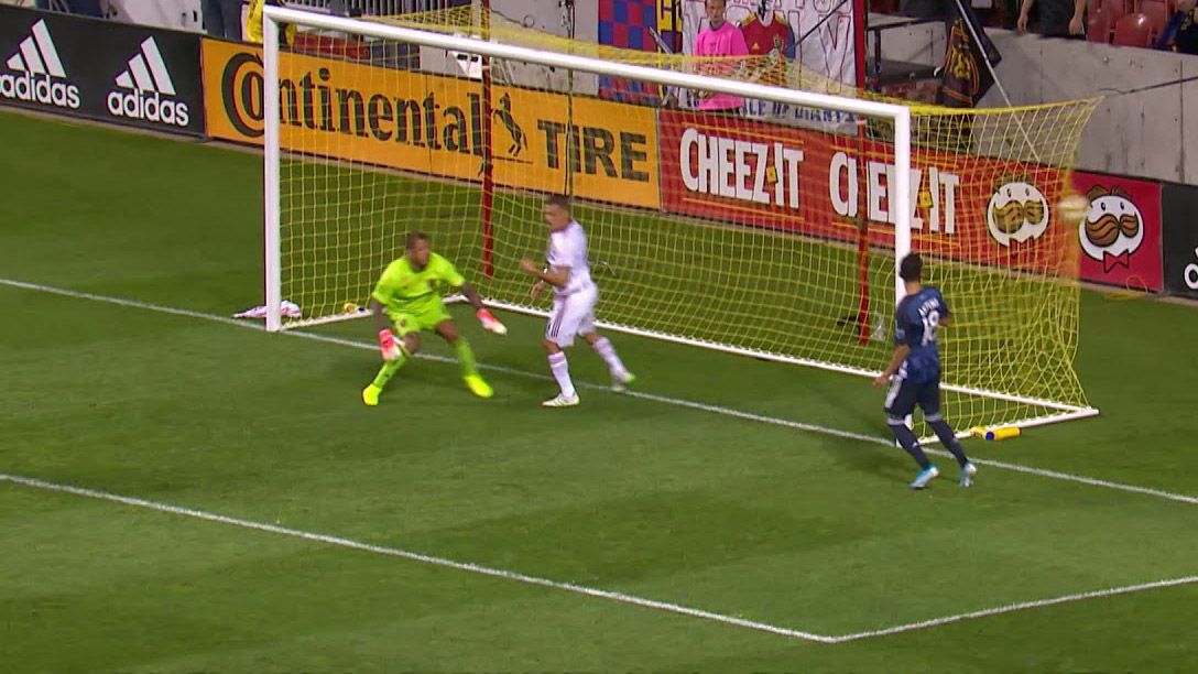 گل زلاتان ابراهیموویچ روی پاس پاوون، گل برتر ماه سپتامبر ال ای گالکسی