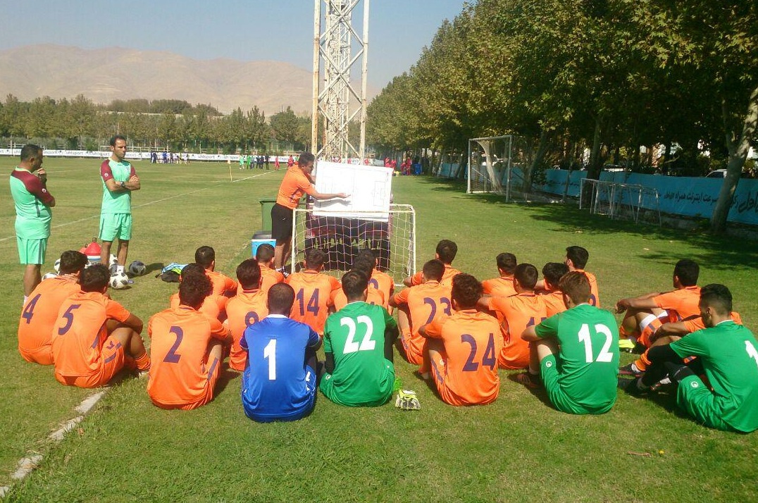 جلسه فنی و ریکاوری جوانان در مرکز ملی