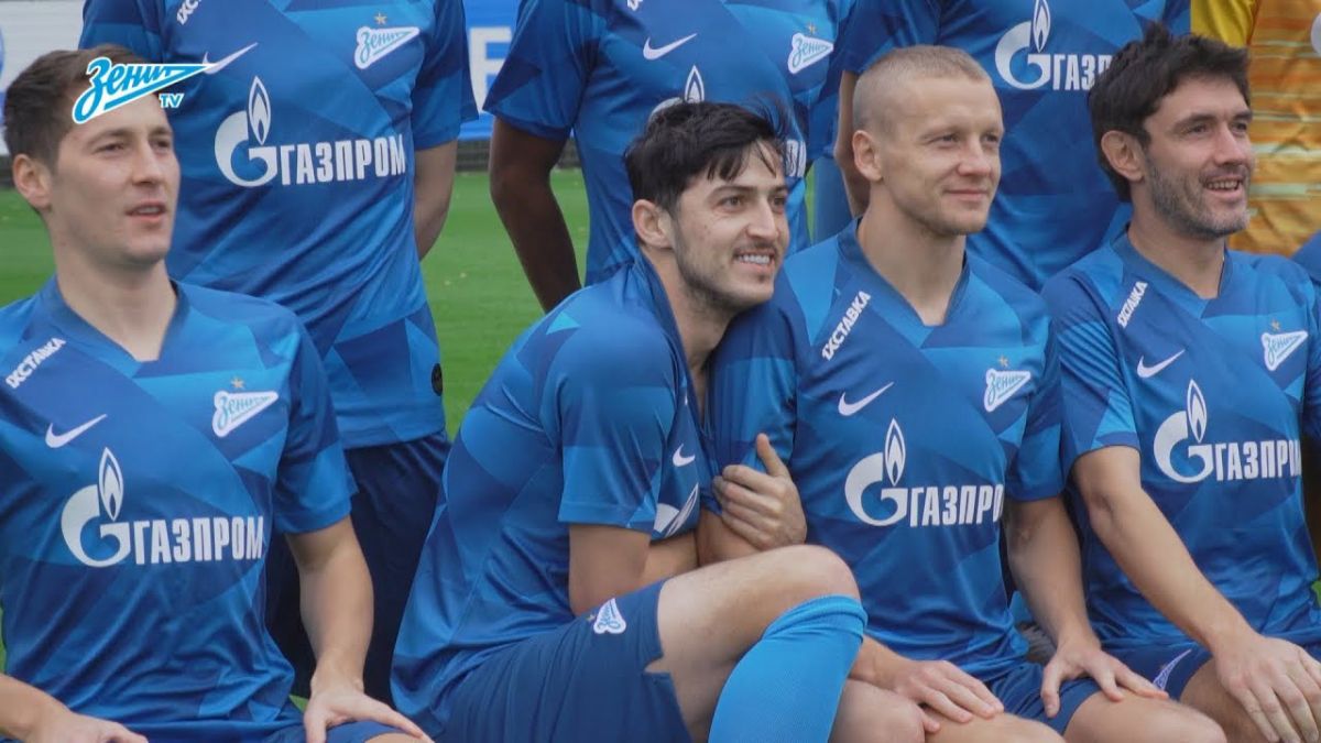 پشت صحنه عکس تیمی زنیت با حضور سردار آزمون