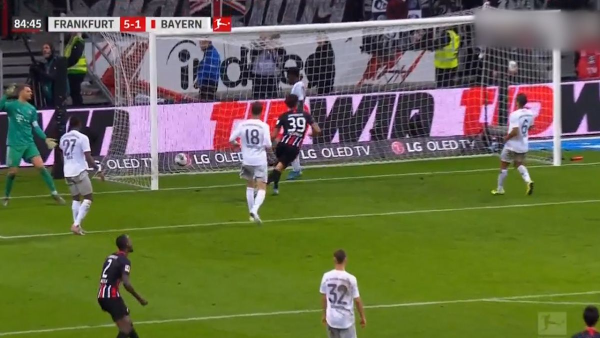 گل پنجم اینتراخت فرانکفورت به بایرن مونیخ (گونسالو پاسینسیا)