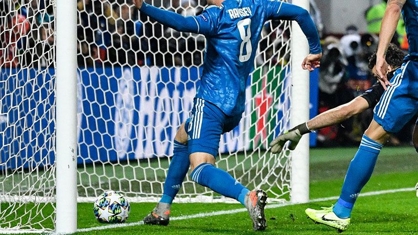 گل اول یوونتوس به لوکوموتیو مسکو (کریستیانو رونالدو)