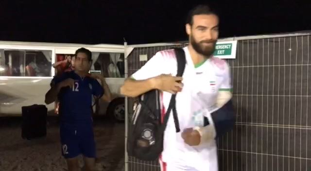 اختصاصی از دبی/ ورود تیم ملی فوتبال ساحلی به ورزشگاه برای برگزاری دیدار فینال مقابل اسپانیا در جام بین قاره ای