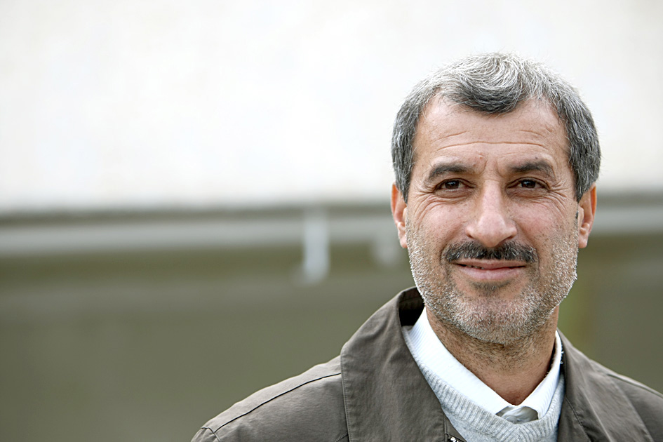 مایلی کهن: کی روش بیل زن بود، باغچه کلمبیا را بیل می زد