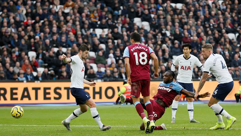 گل اول وستهام به تاتنهام (آنتونیو)