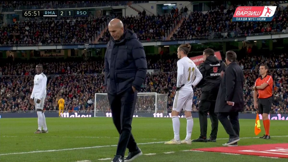 هو شدن گرت بیل توسط هواداران رئال مادرید در سانتیاگو برنابئو