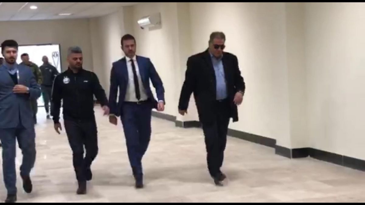 اختصاصی/ ورود تیم استقلال به ورزشگاه شهید وطنی برای بازی با نساجی