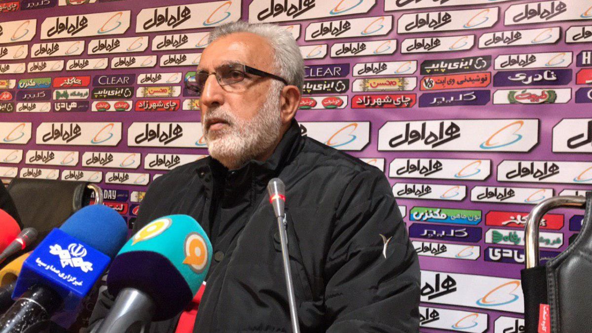 فرکی: داور بازی با سپاهان اشتباه کمک داور را رد نکرد/ آلودگی هوا روی بازیکنان تاثیرگذار است