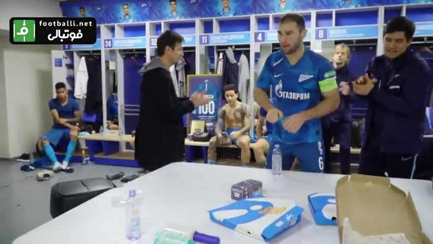 شادی بازیکنان زنیت در رختکن پس از برتری مقابل اسپارتاک مسکو