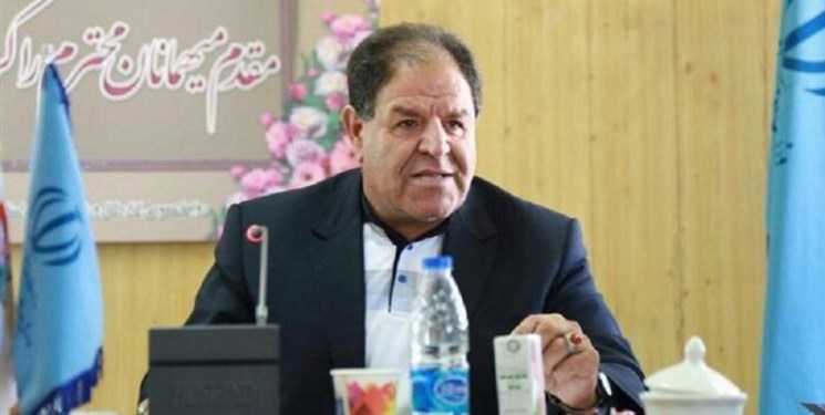وقتی داور عضو کمیته داوران را از کنار زمین اخراج میکند