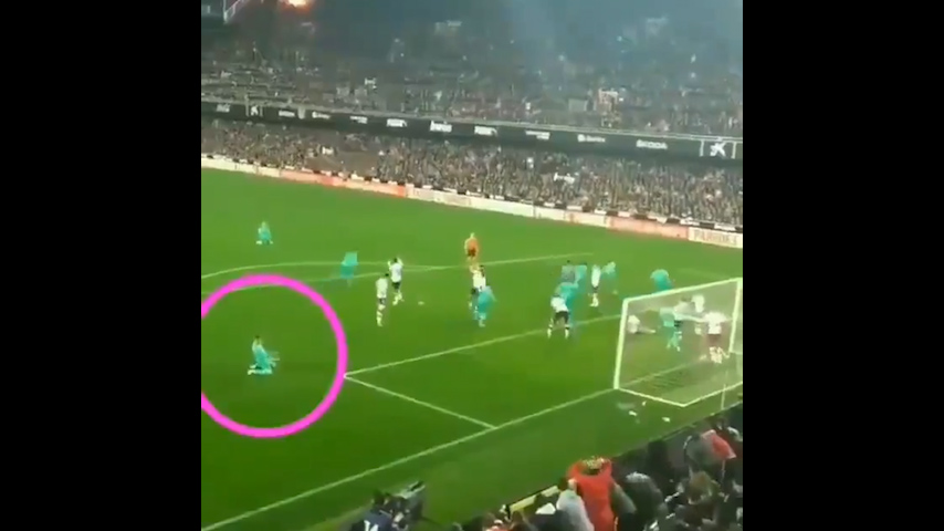 خوشحالی گل عجیب والورده هافبک رئال مادرید پس از گل تساوی مقابل والنسیا