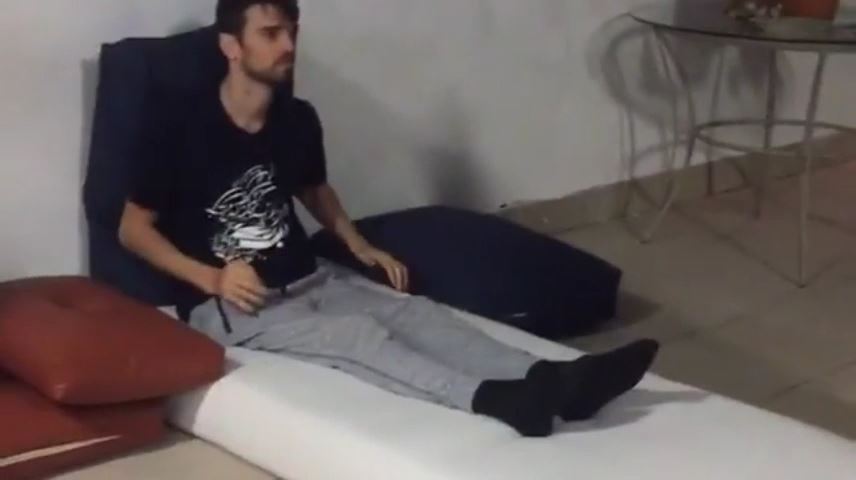 تمرین هد زدن پادووانی بازیکن سابق استقلال در برزیل