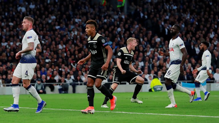 گل اول آژاکس به تاتنهام (فن ده بیک)