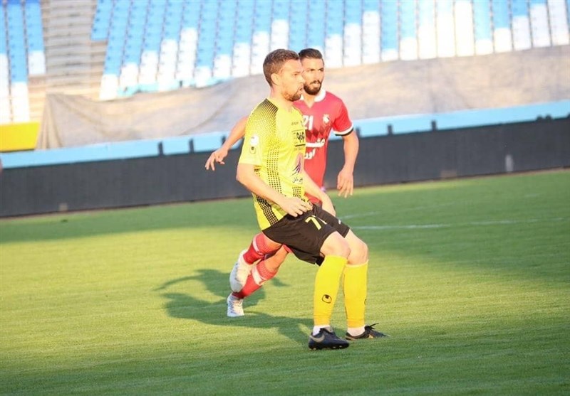 کومان بازی با گلگهر را از دست داد