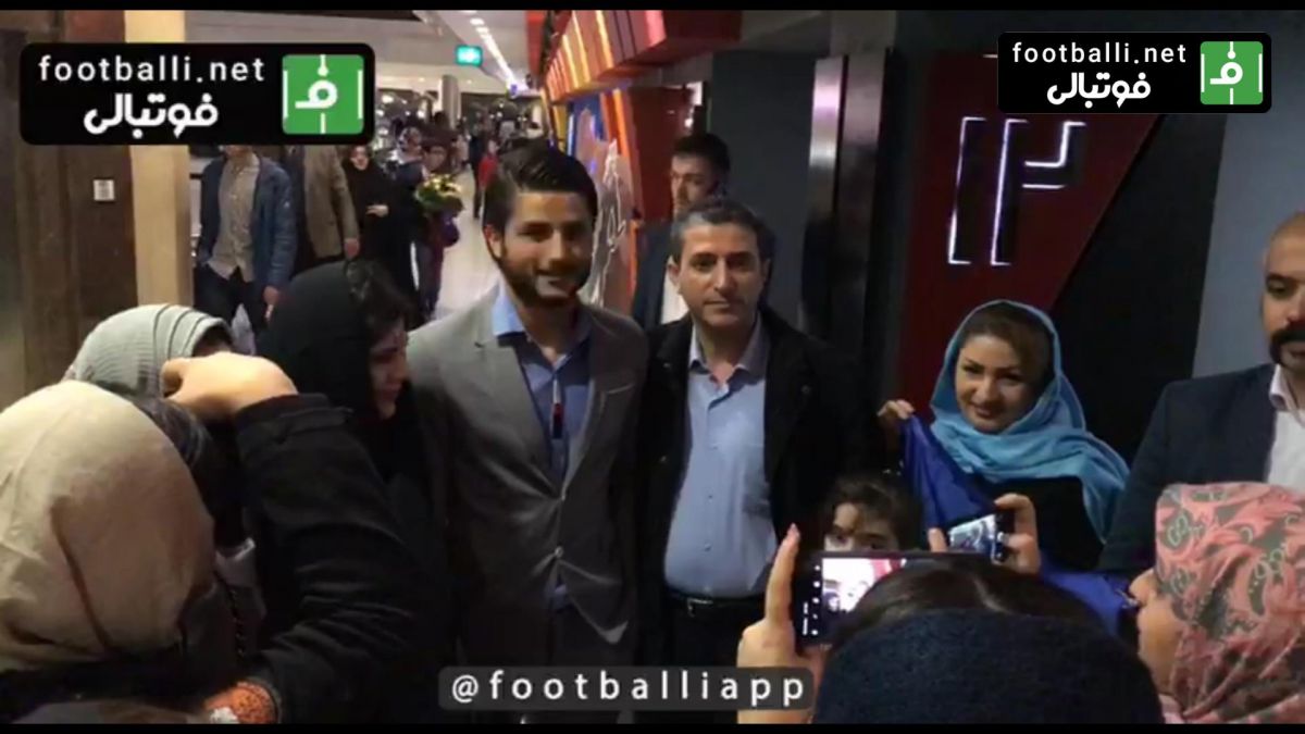 اختصاصی/ حضور عارف غلامی در سینما برای تماشای فیلم آبی به رنگ آسمان