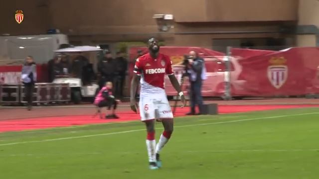 اشتباه جالب بازیکن موناکو هنگام تعویض