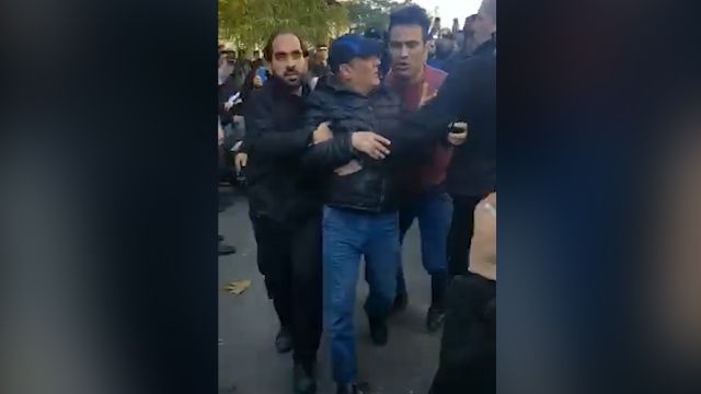 اختصاصی/ حمله به هادی مباشری، معاون اجرایی باشگاه استقلال توسط هواداران خشمگین