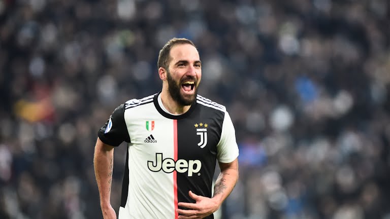 گل سوم یوونتوس به کالیاری (هیگواین)