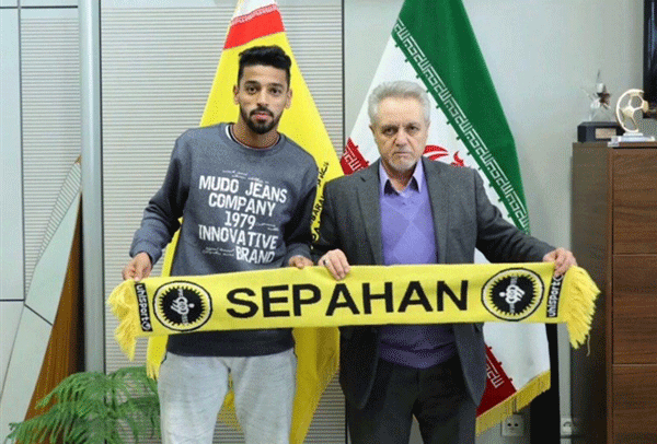 مهاجم جدید و عمانی سپاهان بازی با ماشینسازی را از دست داد