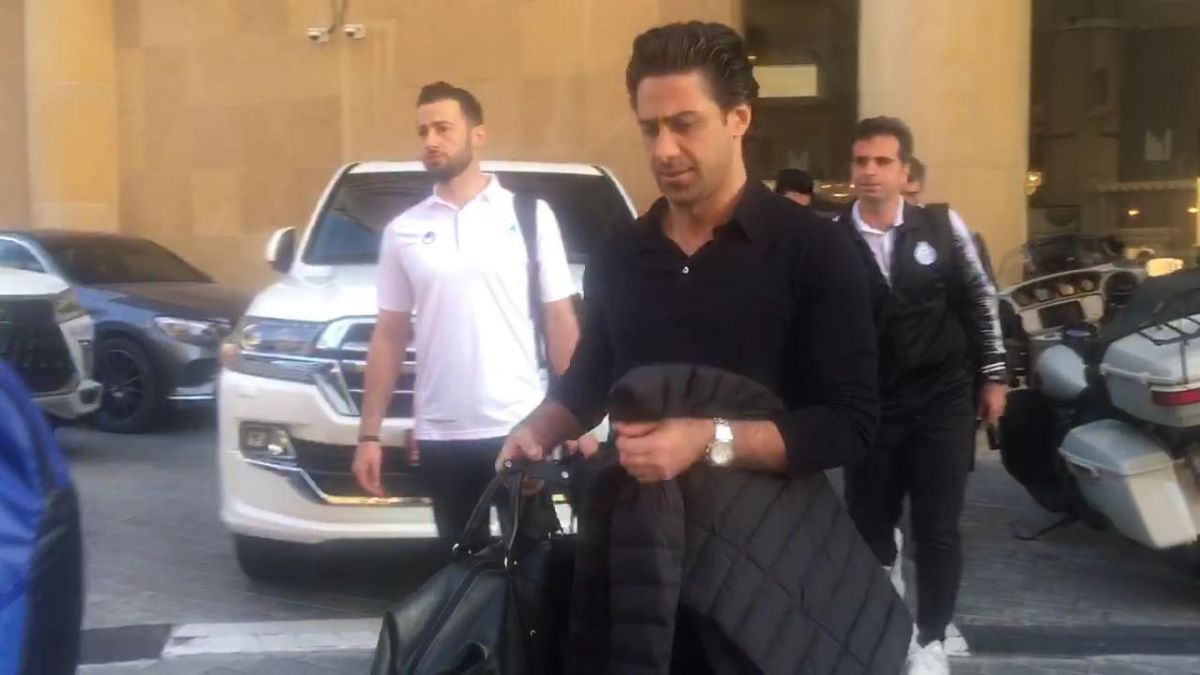 بازیکنان استقلال برای بازی با الریان راهی ورزشگاه شدند