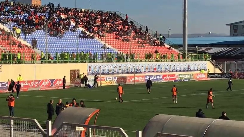 اختصاصی/ گرم کردن بازیکنان نساجی و سایپا پیش از بازی