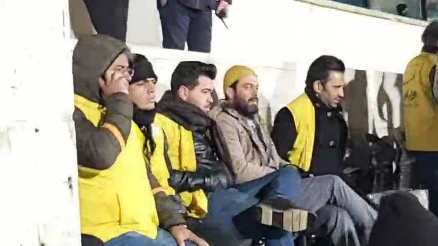 اختصاصی/ حضور پژمان بازغی بازیگر سینما و تلویزیون با گریمی عجیب در جایگاه ویژه ورزشگاه آزادی