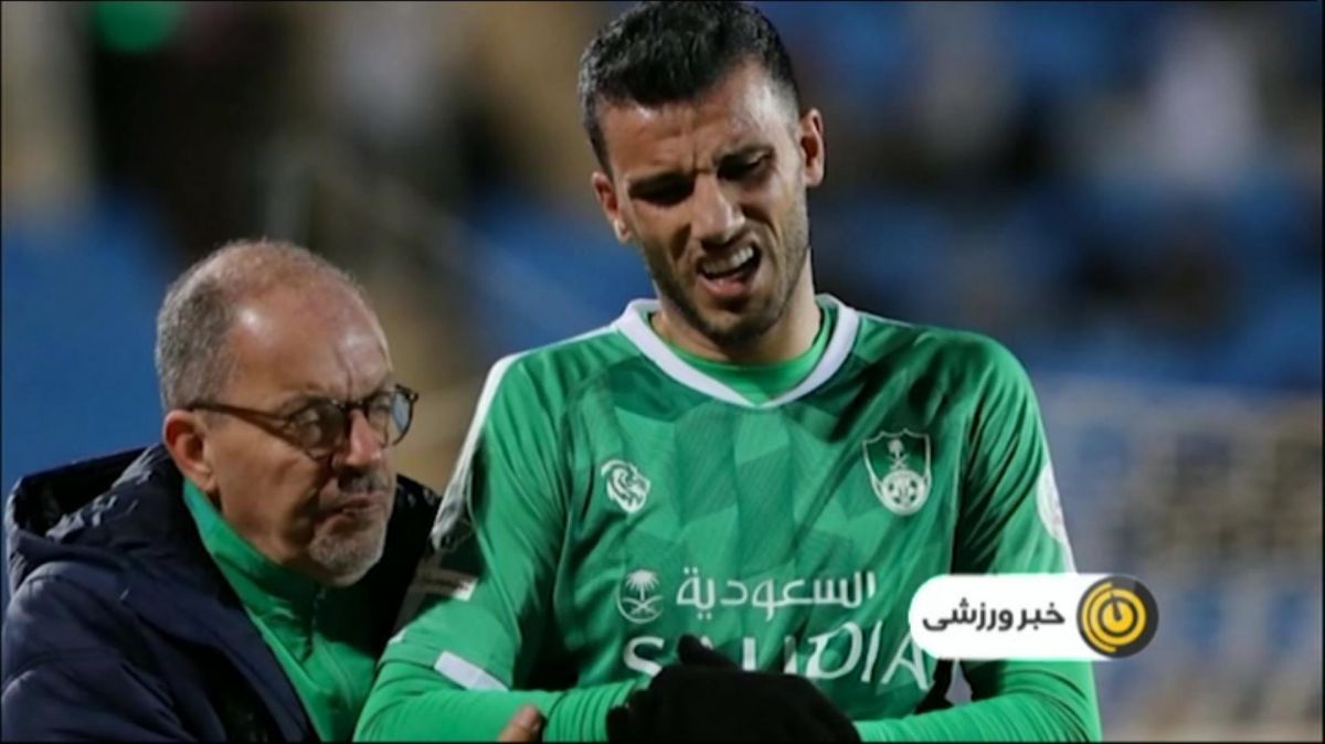 عمرالسوما به بازی با استقلال رسید