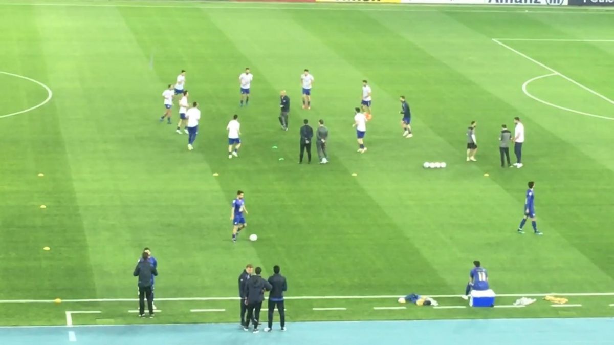 گرم کردن بازیکنان استقلال و الاهلی پیش از بازی