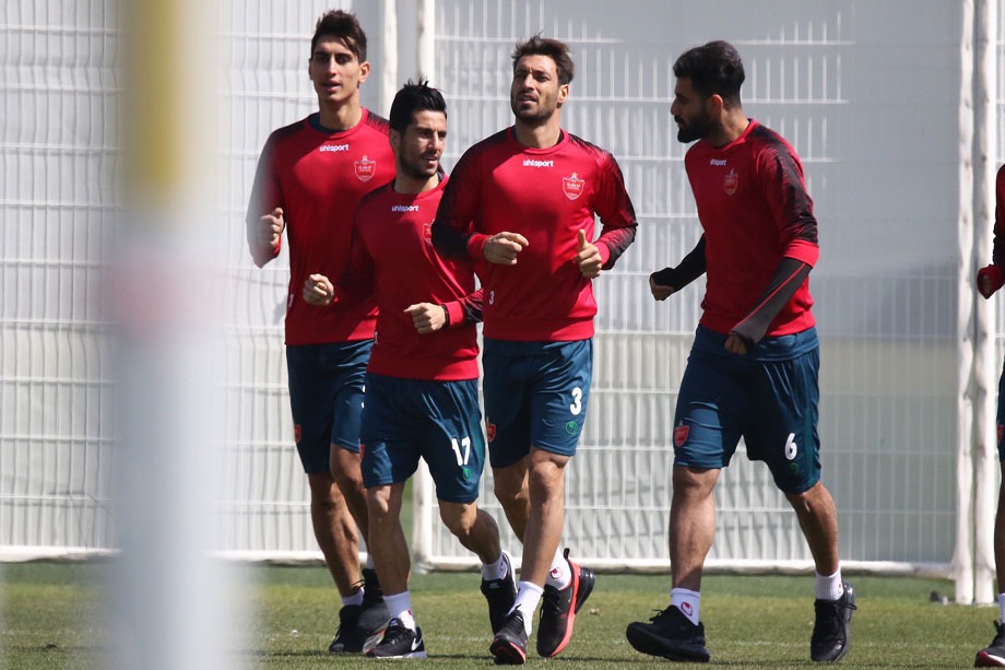 تمرین سبک پرسپولیس در محوطه هتل قبل از بازی با الشارجه