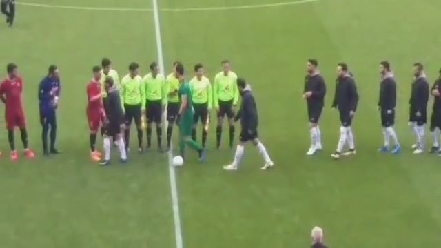 اختصاصی/ دست دادن عجیب و غریب مراسم آغازین بازی شهر خودرو مقابل نفت مسجدسلیمان